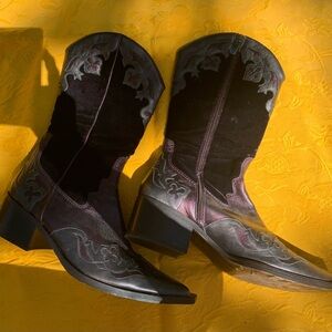 Boot with zipper cowboy look